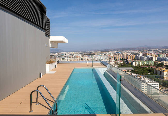 Málaga'da Deniz Manzaralı Modern Tasarımlı Daireler 29