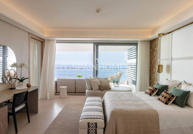 Málaga'da Deniz Manzaralı Modern Tasarımlı Daireler 24