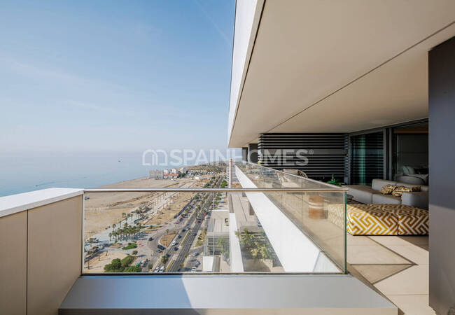 Málaga'da Deniz Manzaralı Modern Tasarımlı Daireler 18