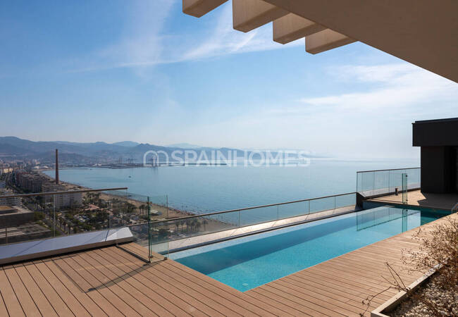 Málaga'da Deniz Manzaralı Modern Tasarımlı Daireler