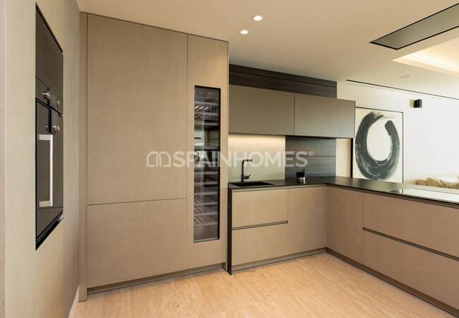 Unique Beachfront Project in Estepona with Luxury Apartment 27