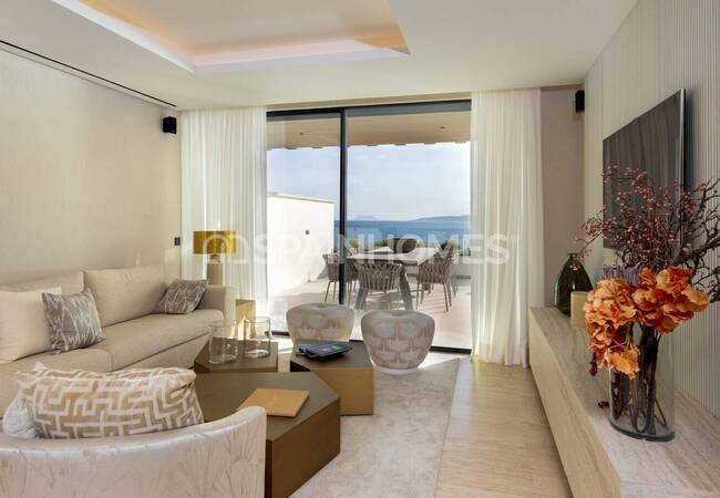 Unique Beachfront Project in Estepona with Luxury Apartment 25
