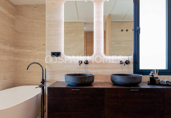 Unique Beachfront Project in Estepona with Luxury Apartment 32