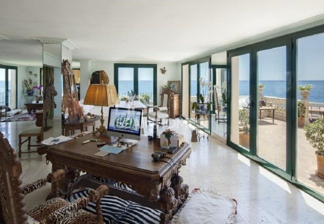 Fantastically Located Beachfront Prestigious Villa in Mijas 17