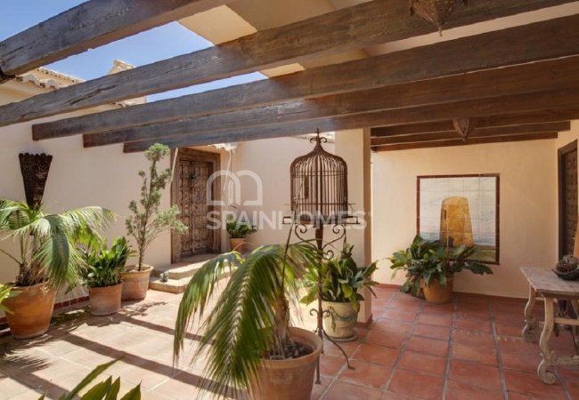 Fantastically Located Beachfront Prestigious Villa in Mijas 27