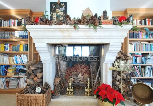 Fantastically Located Beachfront Prestigious Villa in Mijas 20