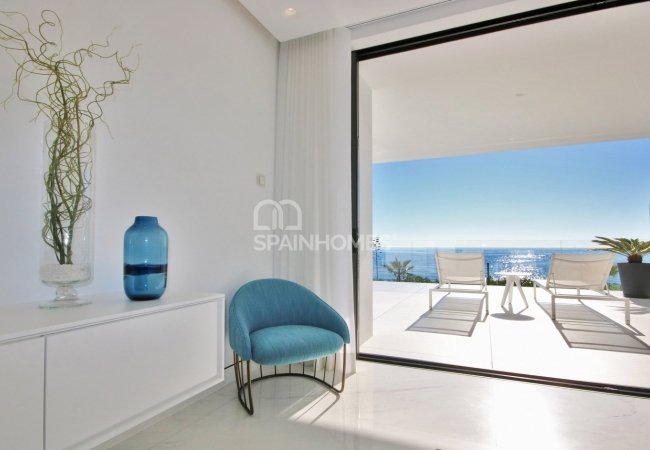 Estepona'da Avantajlı Konumda Deniz Manzaralı Lüks Daire 15