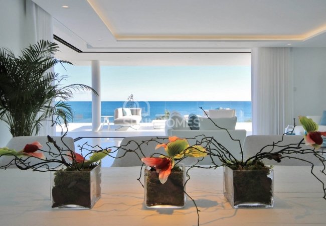 Estepona'da Avantajlı Konumda Deniz Manzaralı Lüks Daire 25