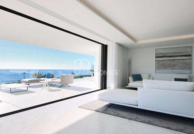 Estepona'da Avantajlı Konumda Deniz Manzaralı Lüks Daire 26