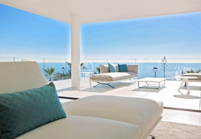 Estepona'da Avantajlı Konumda Deniz Manzaralı Lüks Daire 28