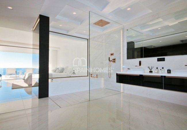 Estepona'da Avantajlı Konumda Deniz Manzaralı Lüks Daire 13