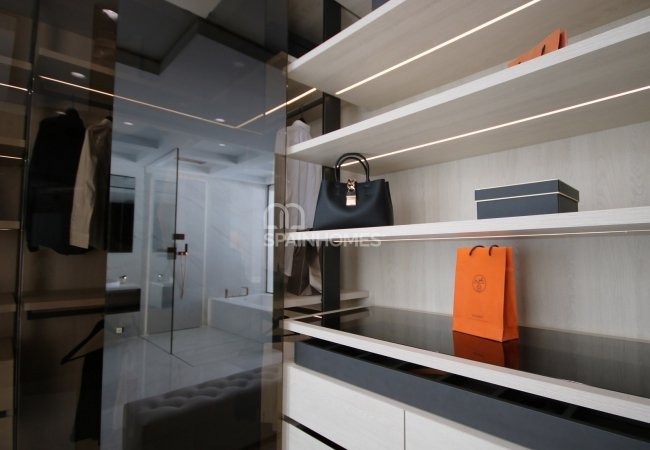 Estepona'da Avantajlı Konumda Deniz Manzaralı Lüks Daire 19