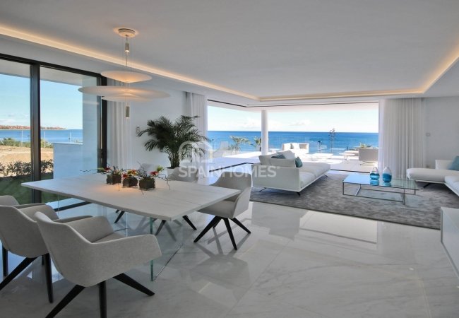 Estepona'da Avantajlı Konumda Deniz Manzaralı Lüks Daire 23