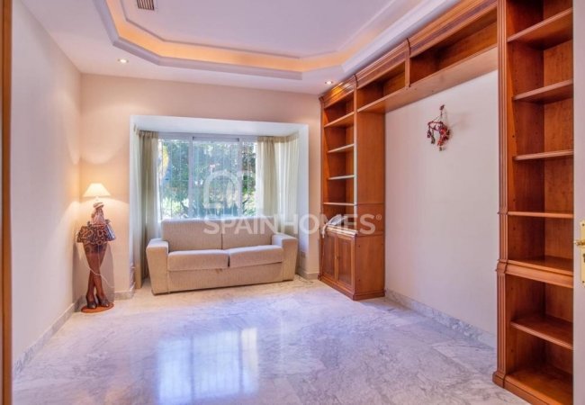 Exclusive Open View Villa with Swimming Pool in Marbella 35