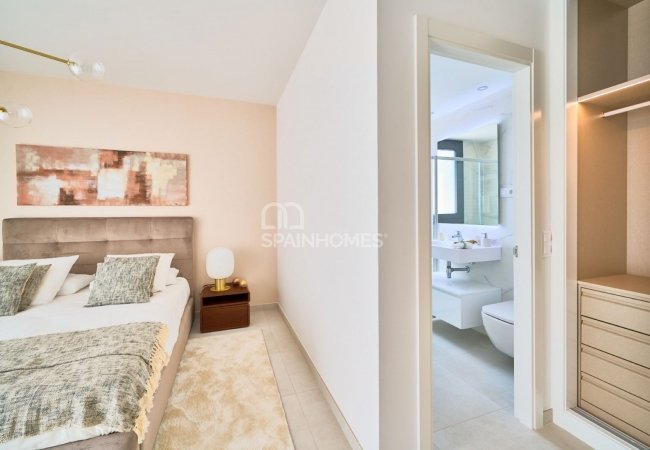 Modern Townhouses Close to Amenities in Estepona 14