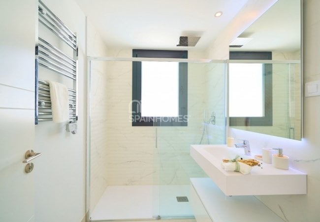 Modern Townhouses Close to Amenities in Estepona 15