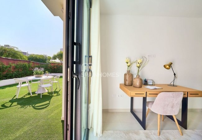 Modern Townhouses Close to Amenities in Estepona 11