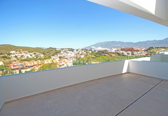 Mijas'da Merkezi Konumda Satılık Çatı Katı Daireler 39