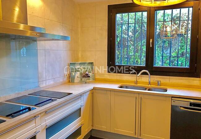 Fuengirola'da Avantajlı Konumda Tropikal Meyve Bahçeli Villa 38