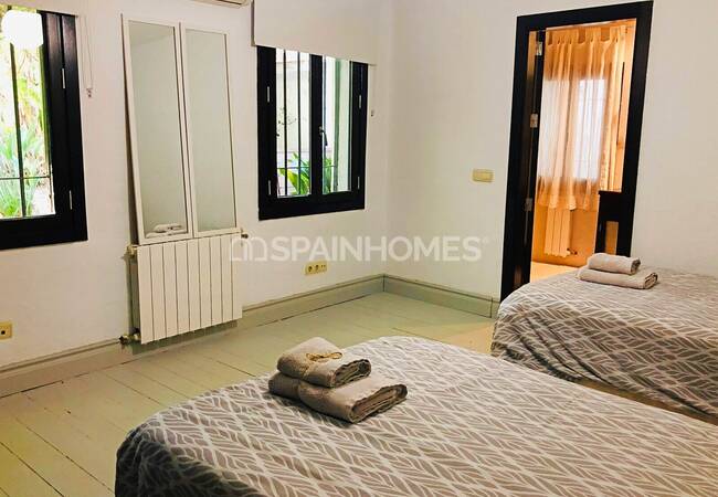 Fuengirola'da Avantajlı Konumda Tropikal Meyve Bahçeli Villa 32