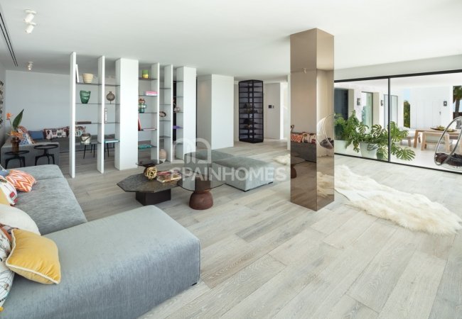Well-located High-end House in Marbella's Prime Location 18