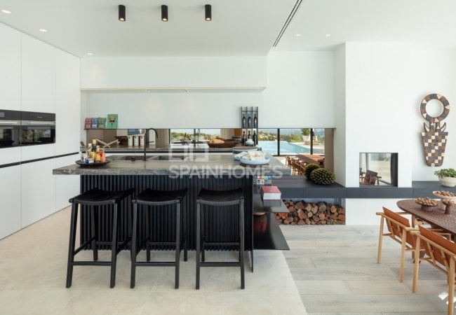Well-located High-end House in Marbella's Prime Location 22