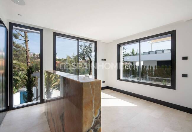 Престижные Виллы на Берегу Моря в Марбелье 25