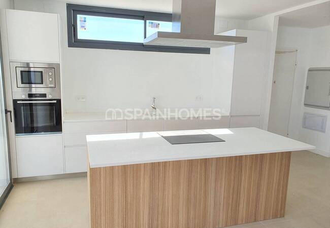 Manilva'da Marinaya Yakın Avantajlı Konumda Villalar 13