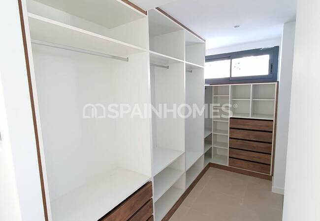 Manilva'da Marinaya Yakın Avantajlı Konumda Villalar 19