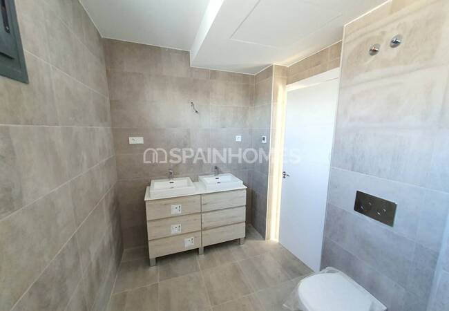 Manilva'da Marinaya Yakın Avantajlı Konumda Villalar 20