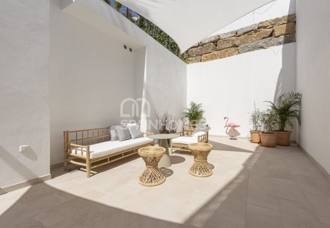 Marbella’da Avantajlı Konumda Taşınmaya Hazır Golf Villaları 30