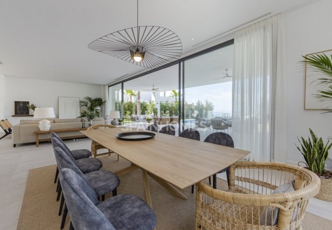 Marbella’da Avantajlı Konumda Taşınmaya Hazır Golf Villaları 37