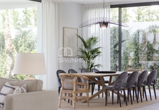 Marbella’da Avantajlı Konumda Taşınmaya Hazır Golf Villaları 38