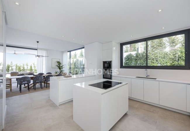 Marbella’da Avantajlı Konumda Taşınmaya Hazır Golf Villaları 41