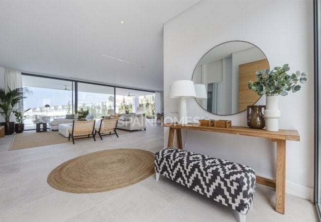 Marbella’da Avantajlı Konumda Taşınmaya Hazır Golf Villaları 43