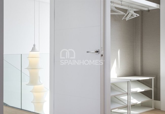 Marbella’da Avantajlı Konumda Taşınmaya Hazır Golf Villaları 46