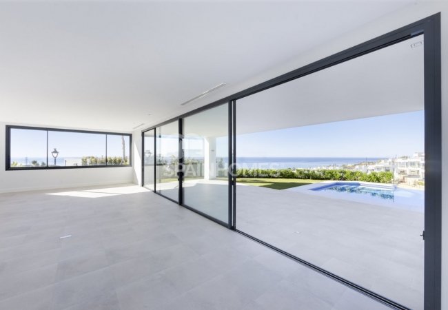 Marbella’da Avantajlı Konumda Taşınmaya Hazır Golf Villaları 48