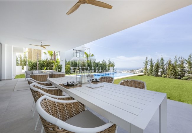 Marbella’da Avantajlı Konumda Taşınmaya Hazır Golf Villaları 24