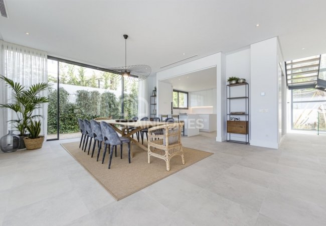 Marbella’da Avantajlı Konumda Taşınmaya Hazır Golf Villaları 25