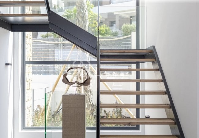 Marbella’da Avantajlı Konumda Taşınmaya Hazır Golf Villaları 18