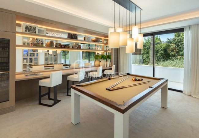 Marbella'da Golf Sahası Önünde Prestijli Villa 30