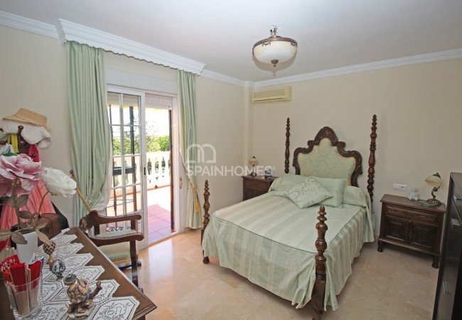 Great Detached House in a Sought After Area of Benalmadena 28