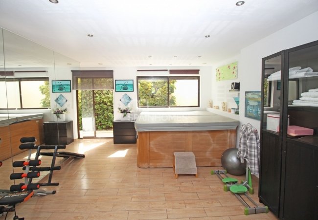 Well-located House at the Foot of the Mountains in Estepona 46