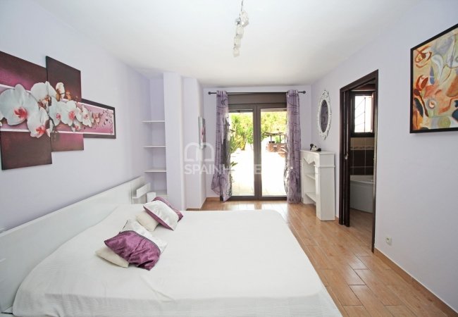 Well-located House at the Foot of the Mountains in Estepona 47