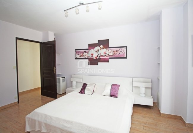 Well-located House at the Foot of the Mountains in Estepona 49