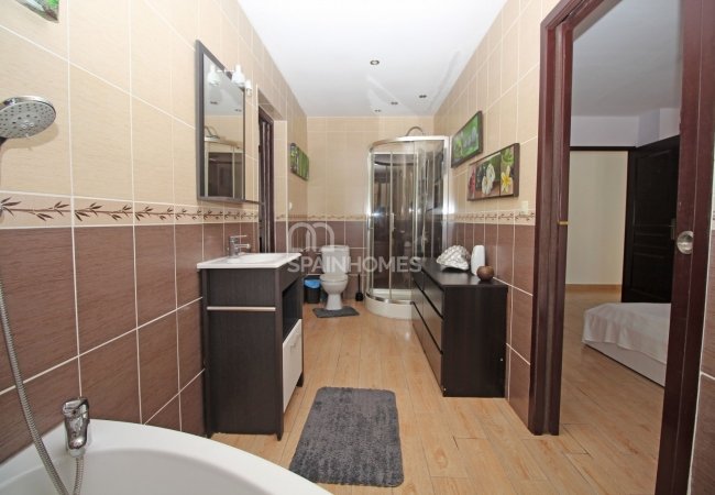 Well-located House at the Foot of the Mountains in Estepona 50