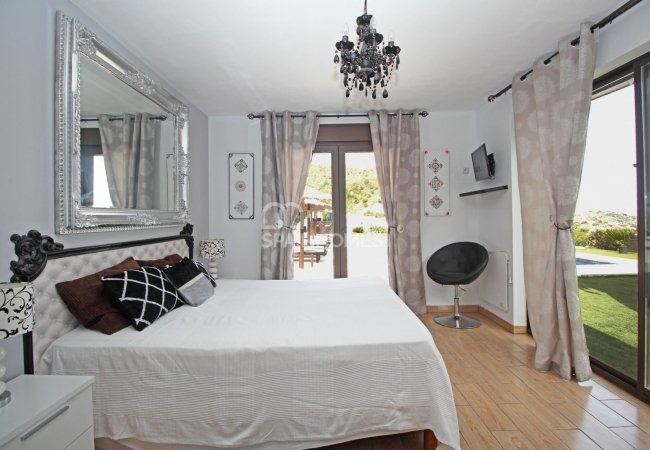 Well-located House at the Foot of the Mountains in Estepona 53