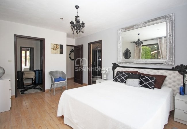 Well-located House at the Foot of the Mountains in Estepona 52