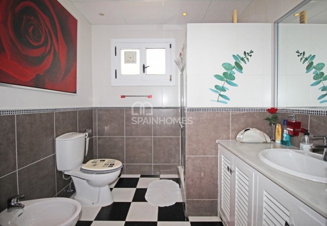 Well-located House at the Foot of the Mountains in Estepona 36