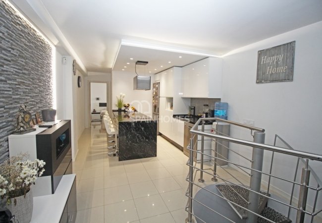 Modernized Duplex Apartment in a Popular Area of Mijas 10